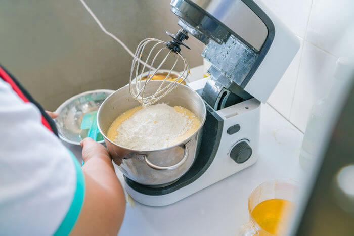 Teigknetmaschine – Küchenmaschine