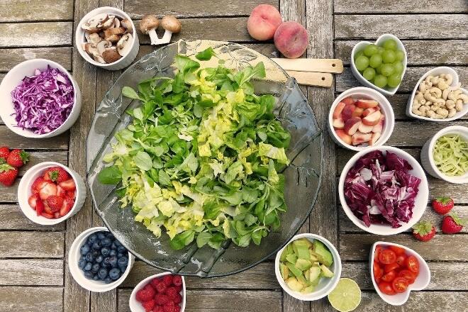 Salat mit Beeren