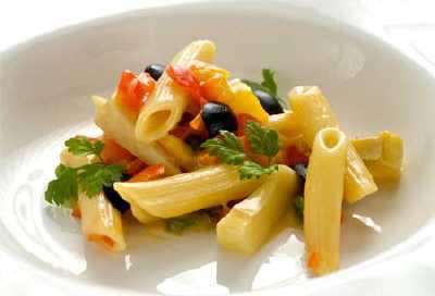Penne mit Paprika, Artischocken & Oliven nach dem issgesund-Rezept