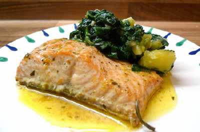 Gedämpfter Lachs mit Kartoffelspinat nach dem issgesund-Rezept