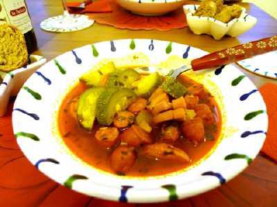 Würstel Gemüse Suppe