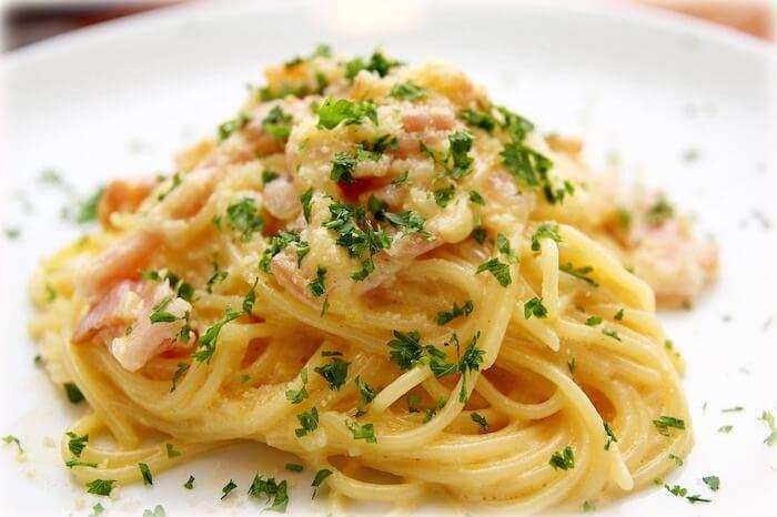 Spaghetti Carbonara Rezept ohne Sahne | issgesund.at