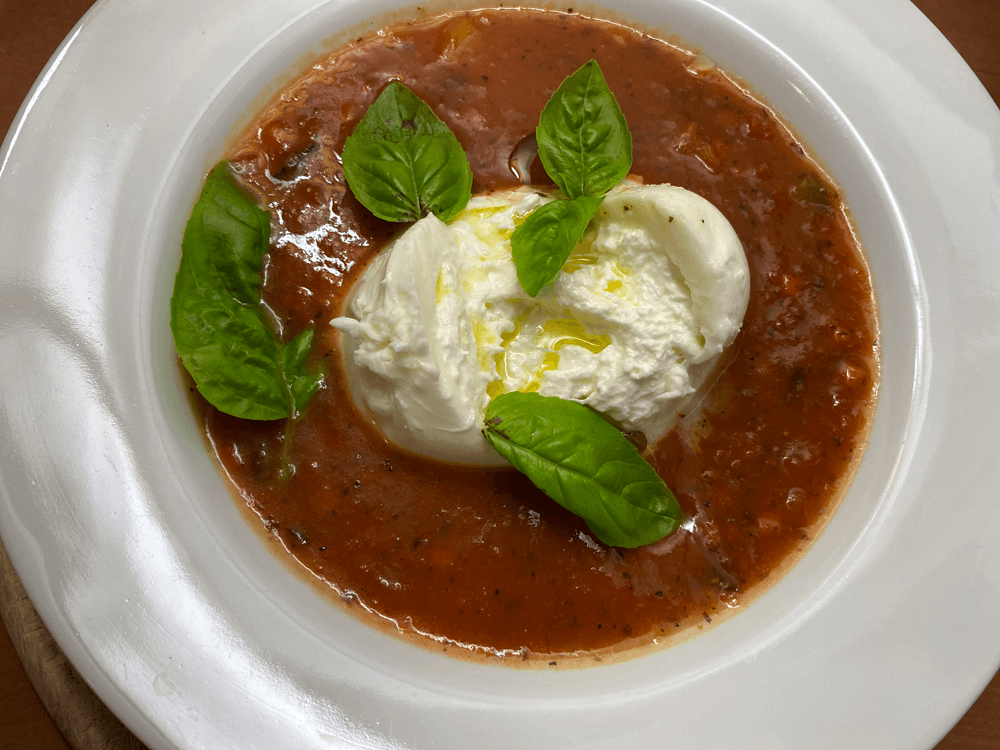 Rezept für Tomatensuppe mit Burrata | issgesund.at